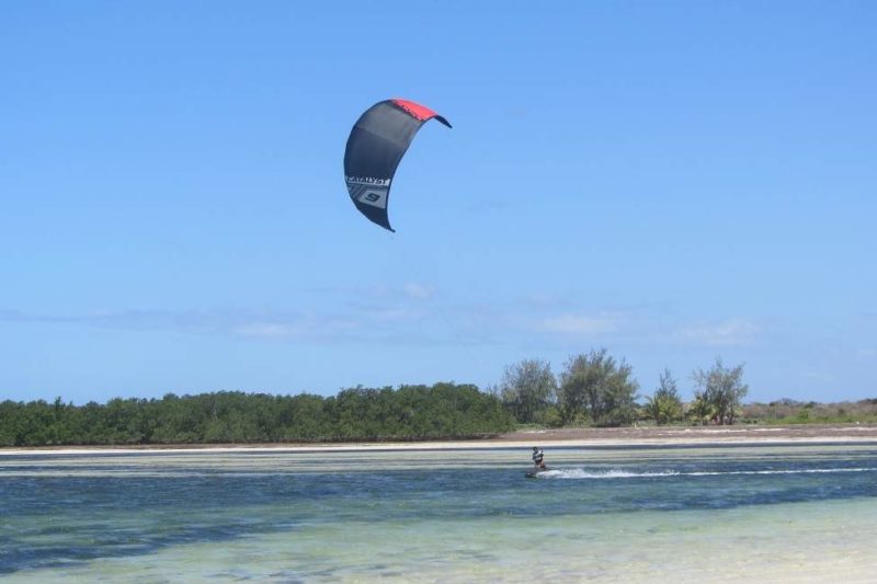 Initiation au kite surf aux Trois Baies à Diego Suarez - Madagascar | Au Tigre Vanillé
