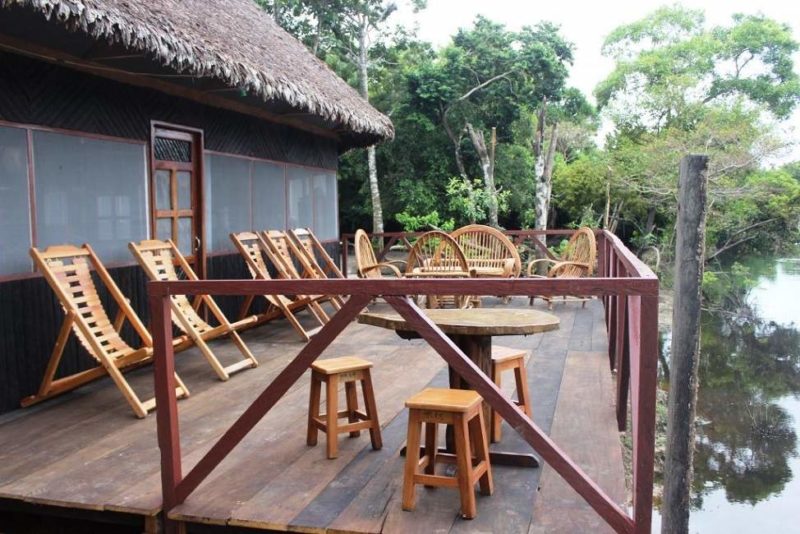 Terrasse de l'hotel Mashaquipe Ecolodge à Rurrenabaque en Amazonie - Bolivie | Au Tigre Vanillé