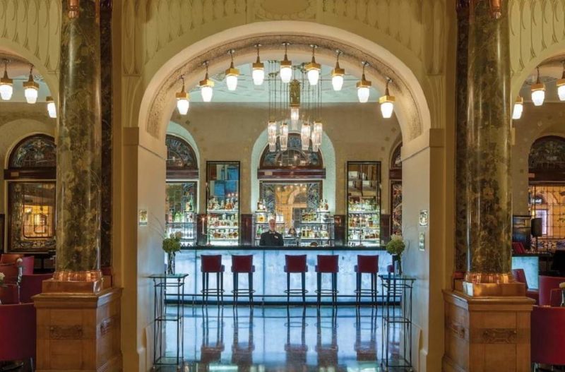 Bar de l'hôtel Belmond à St-Pétersbourg - Russie | Au Tigre Vanillé